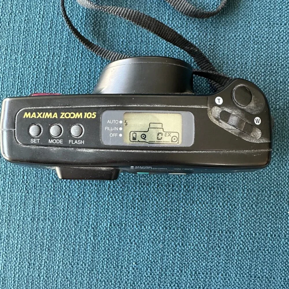 Vintage Samsung Maxima Zoom 105 Film Point and Click Camera 35mm Film